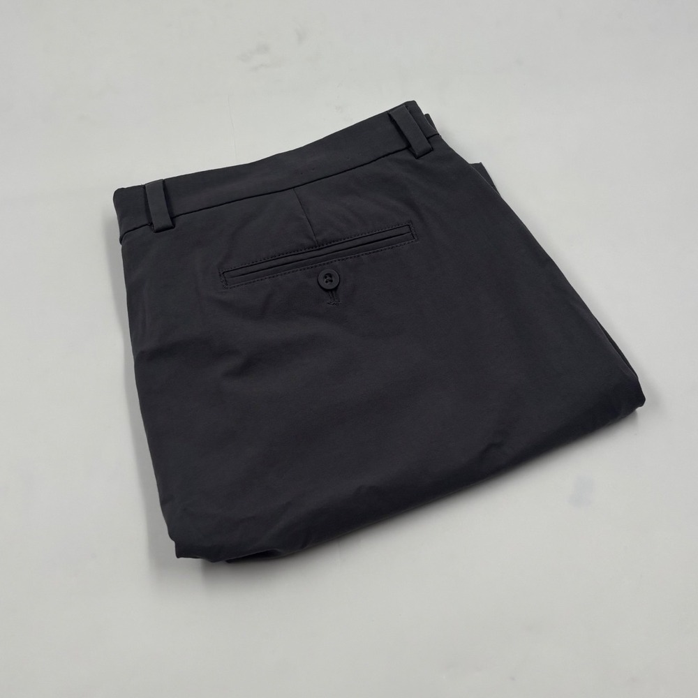 Vineyard Vines Men's 40 On-The-Go Gray Performance Stretch Golf Shorts‎